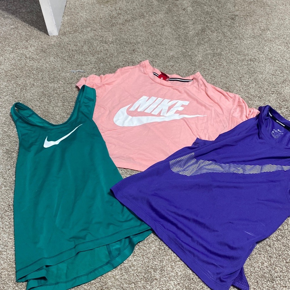 NIKE workout tops